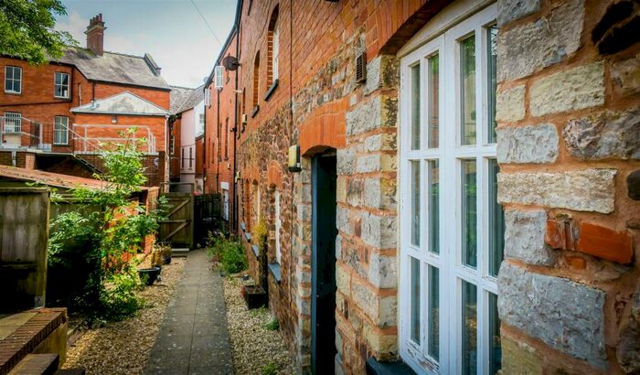 1 Bedroom House To Rent In Janes Court, Tiverton, EX16