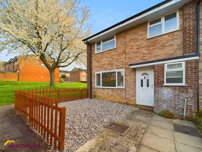 3 Bedroom Semi-Detached House To Rent In Danesmoor, Banbury, OX16