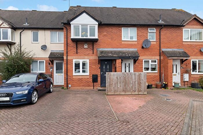 2 Bedroom Terraced House For Sale In Sandpiper Close, Worcester, WR5