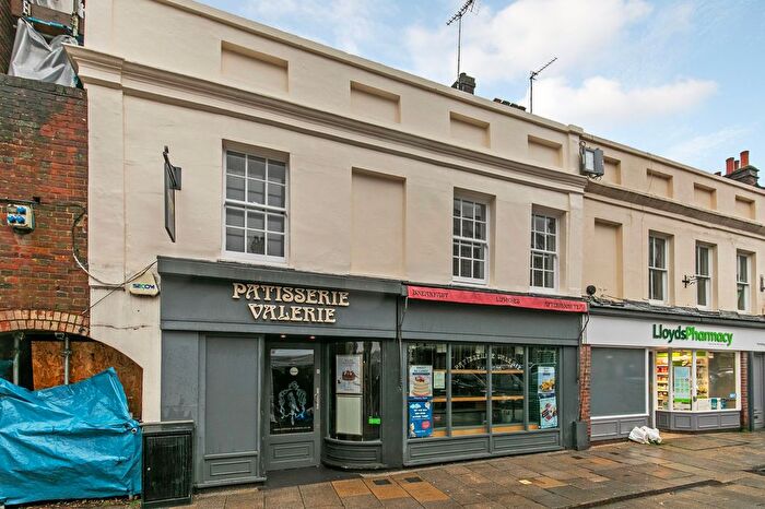 1 Bedroom Flat To Rent In Cross Keys Passage, Winchester, SO23