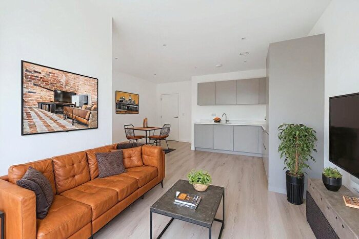 1 Bedroom Apartment To Rent In Peach Street, Wokingham, Berkshire, RG40