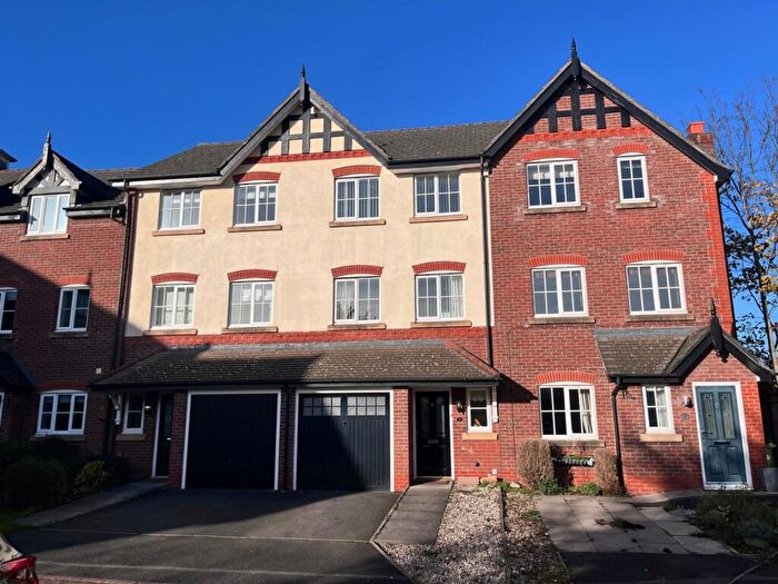 3 Bedroom Town House To Rent In Deane Court, Stapeley, Nantwich, Cheshire, CW5