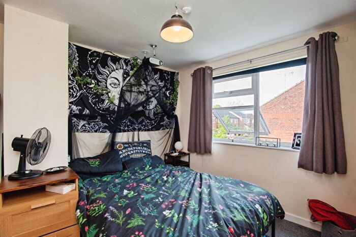 3 Bedroom End Of Terrace House For Sale In Cheaton Close, Leominster, HR6