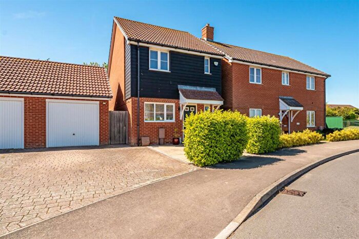 3 Bedroom Detached House For Sale In Navigation Drive, Yapton, BN18