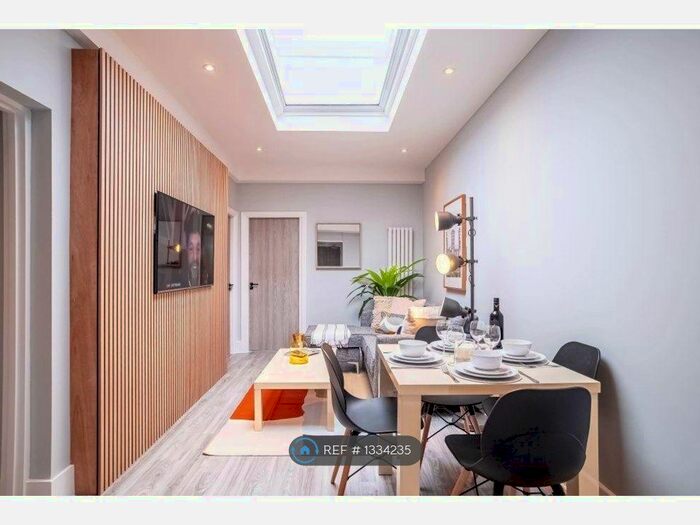 4 Bedroom Flat To Rent In Imperial Arcade, Brighton, BN1