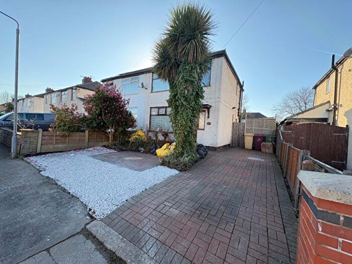 3 Bedroom Semi Detached House For Sale In Glenmore Avenue, Farnworth, Bolton, BL4