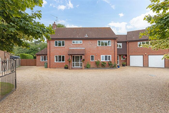 6 Bedroom Detached House For Sale In School Road, South Walsham, NR13