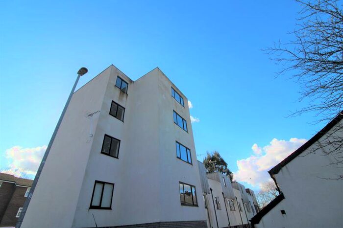 2 Bedroom Flat To Rent In Albion Mews, Prestwich Village, M25