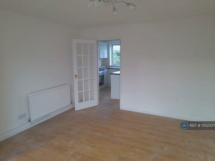 3 Bedroom Semi-Detached House To Rent In Cleveland, Bradville, Milton Keynes, MK13