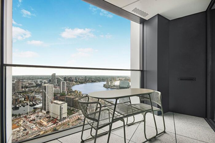 2 Bedroom Apartment To Rent In Amory Tower, Marsh Wall, E14