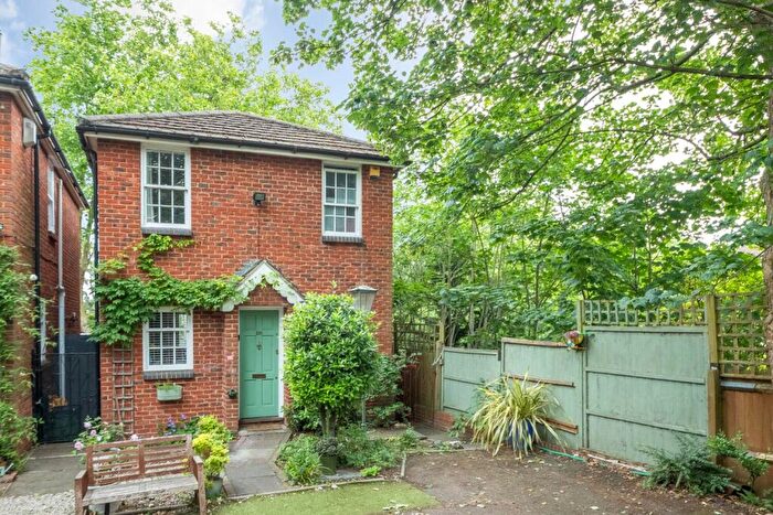 4 Bedroom Detached House For Sale In South Norwood Hill, London, SE25