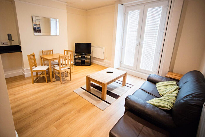 1 Bedroom Apartment To Rent In Queens Road, Reading, Berkshire, RG1