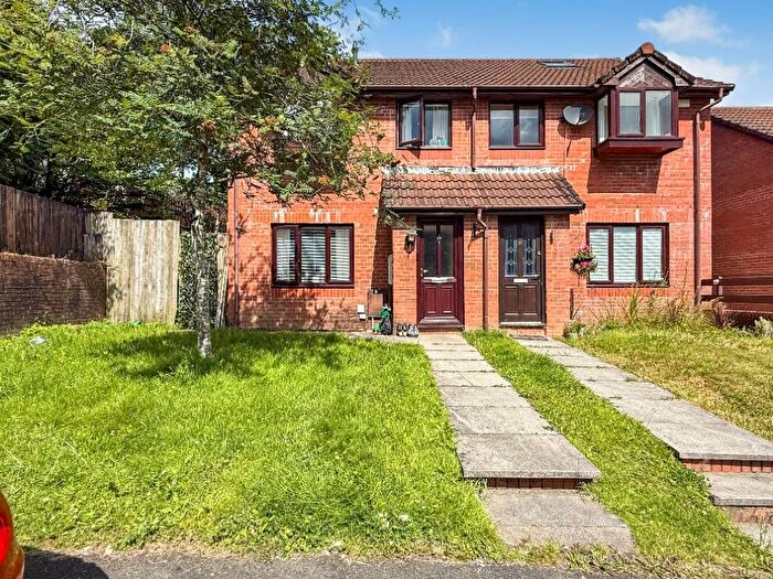 Semi-Detached House For Sale In Forest View, Mountain Ash, Rhondda Cynon Taff, South Wales, CF45
