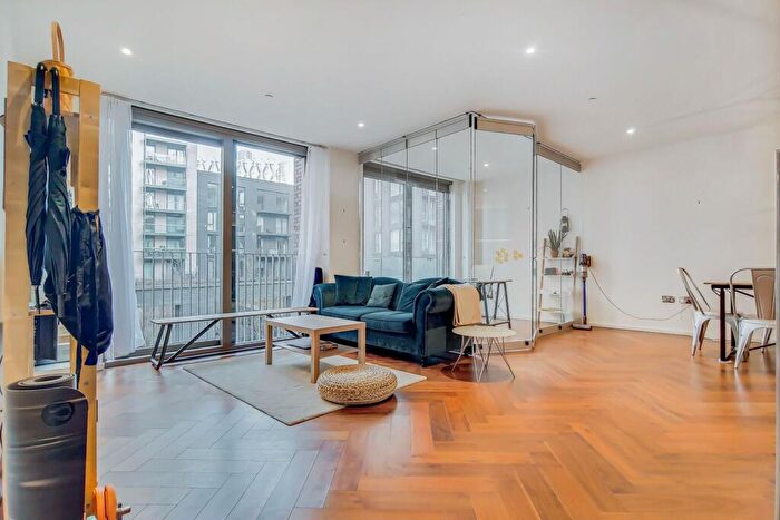 2 Bedroom Flat For Sale In Capital Building, Embassy Gardens, Nine Elms, London, SW11