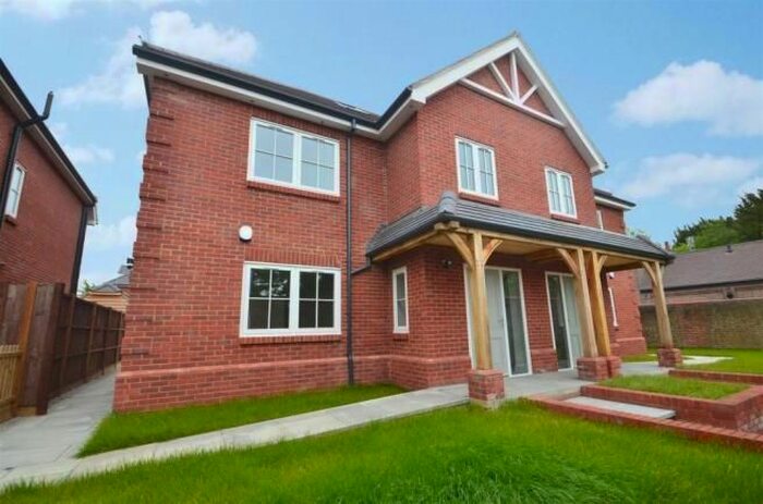 4 Bedroom Property To Rent In Lamborne Place, Ickenham, Uxbridge, UB10