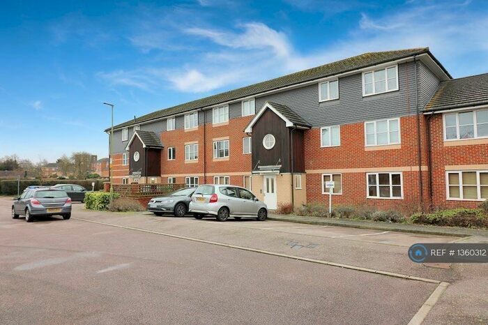 1 Bedroom Flat To Rent In Wenham Place, Hatfield, AL10