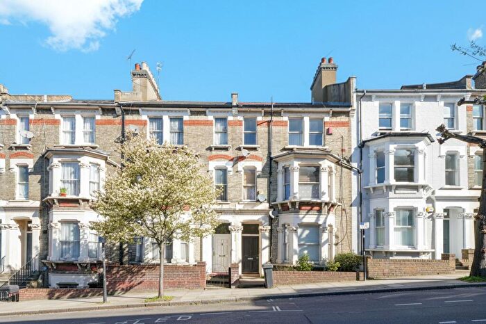 2 Bedroom Flat To Rent In Gascony Avenue, London, NW6