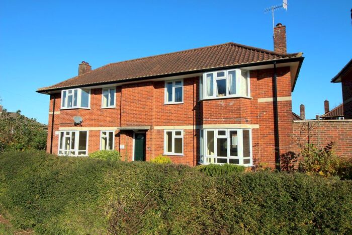 1 Bedroom Flat To Rent In Langmead Drive, Bushey Heath, Bushey, WD23