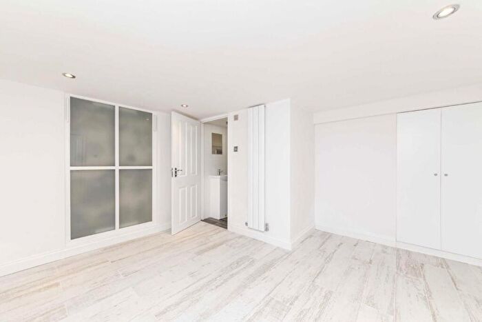 2 Bedroom Flat To Rent In Broadway Market, Broadway Market, E8