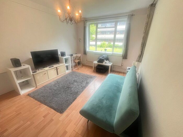 1 Bedroom Flat To Rent In Priory Green Estate, Kings Cross, N1