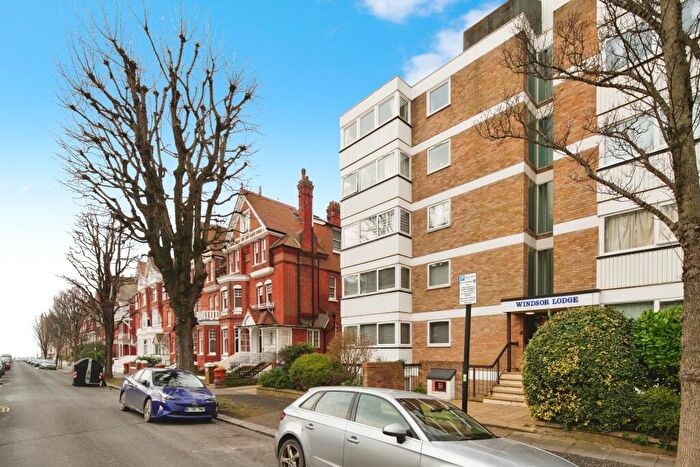 2 Bedroom Apartment To Rent In Windsor Lodge, BN3