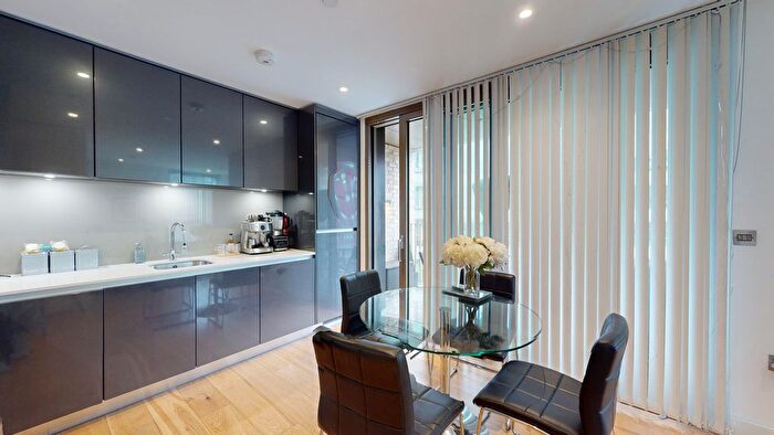 2 Bedroom Flat To Rent In Vita Apartments, Caithness Walk, Croydon, CR0