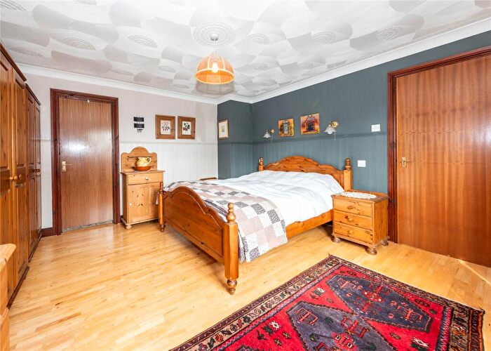 4 Bedroom Detached House For Sale In Boulters Lock, Giffard Park, Milton Keynes, Buckinghamshire, MK14