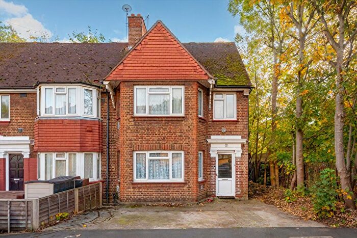 3 Bedroom End Terrace House For Sale In Myrtle Road, Hounslow, TW3