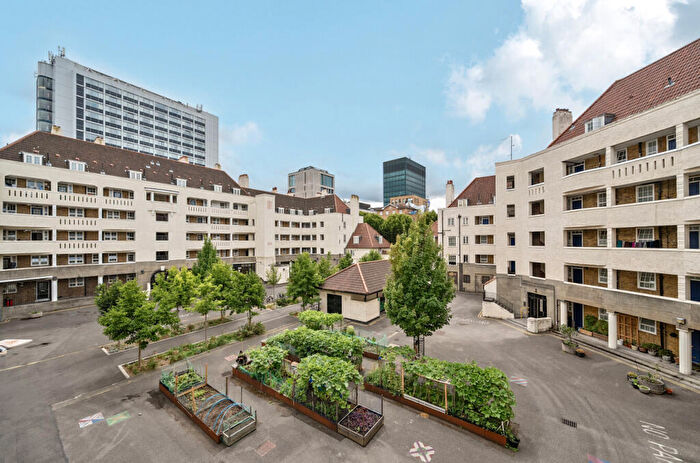 3 Bedroom Flat For Sale In Chalton Street, London, NW1