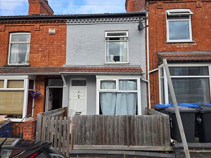 2 Bedroom Terraced House To Rent In Avenue Road, Rugby, Warwickshire, CV21