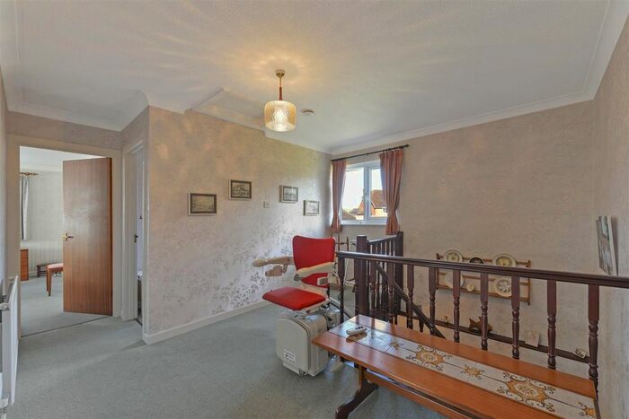 4 Bedroom Detached House For Sale In Oast Court, Yalding, Maidstone, ME18