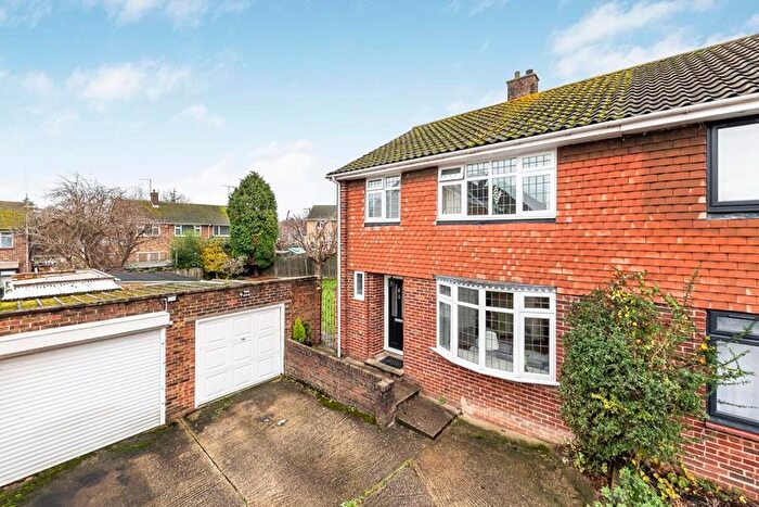 3 Bedroom Semi-Detached House For Sale In The Spinney, Sidcup, DA14