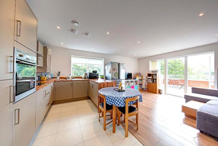 2 Bedroom Flat To Rent In Kingston Road, Wimbledon Chase, SW20