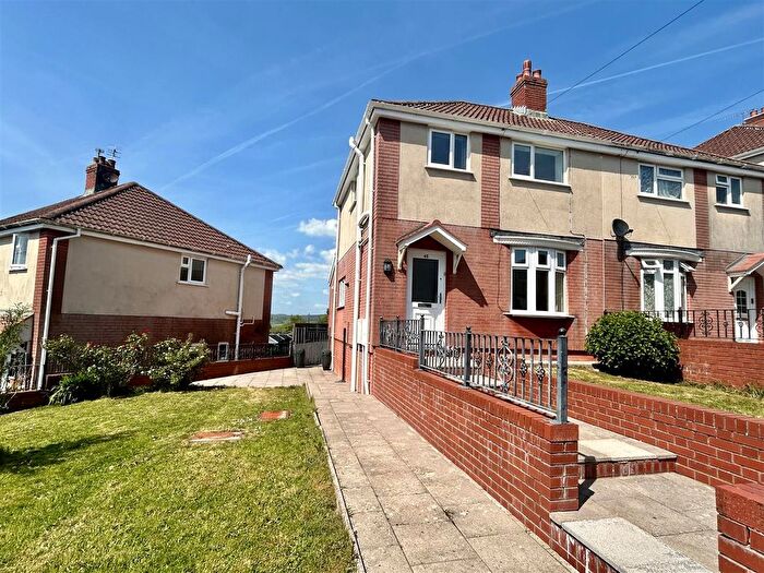 3 Bedroom Semi-Detached House For Sale In Garden Suburbs, Trimsaran, Kidwelly, SA17