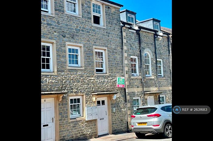 2 Bedroom Flat To Rent In North Street, Wincanton, Somerset, BA9