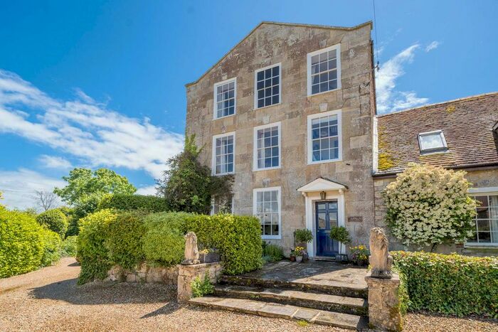 4 Bedroom Farmhouse For Sale In Rew Street, Gurnard, Cowes, PO31