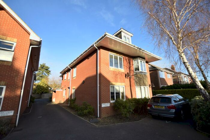 2 Bedroom Flat To Rent In Alton Road, , Bournemouth, BH10