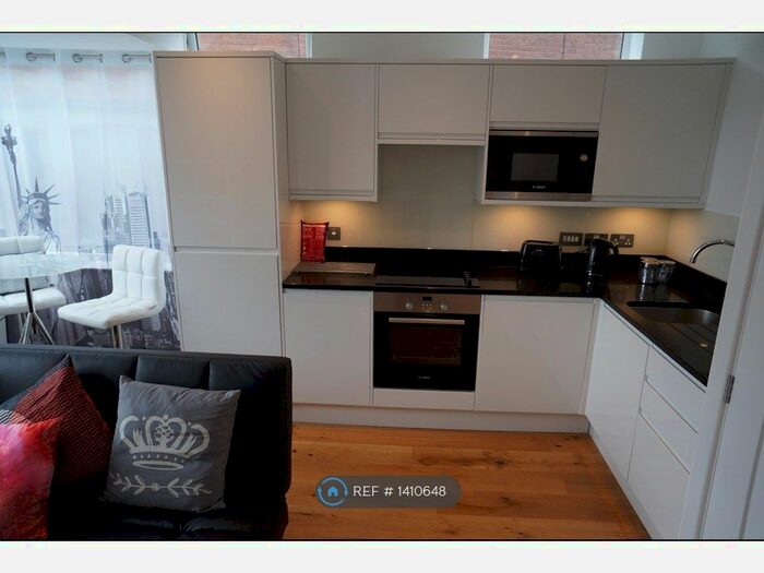 2 Bedroom Flat To Rent In High Street, Croydon, CR0