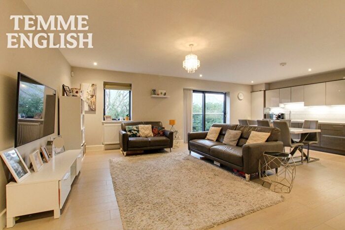 2 Bedroom Flat For Sale In Rushbrook Avenue, Runwell, SS11