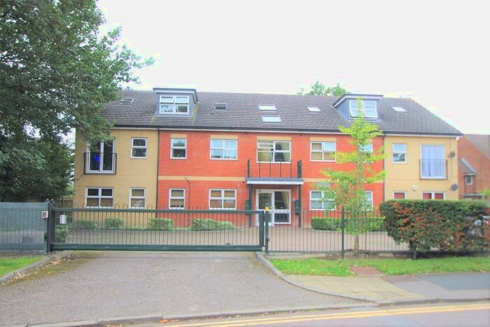 2 Bedroom Flat To Rent In Woodview Court, Grandfield Avenue, Watford, WD17