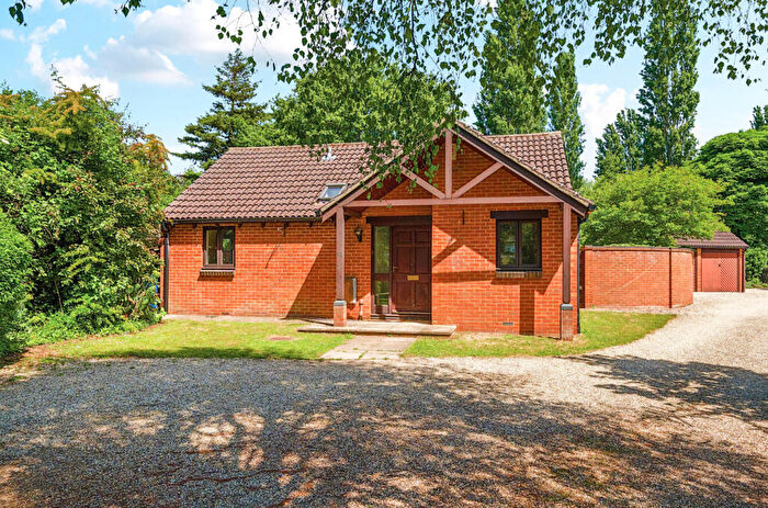 3 Bedroom Bungalow For Sale In Cherwell Drive, Marston, Oxford, OX3