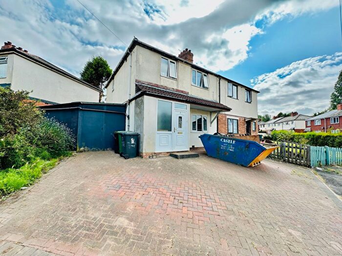 3 Bedroom Semi-Detached House For Sale In Ward Grove, Lanesfield, Wolverhampton, WV4