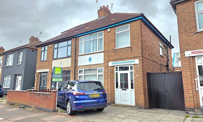 3 Bedroom Semi-detached House For Sale In St. Barnabas Road, Leicester, LE5