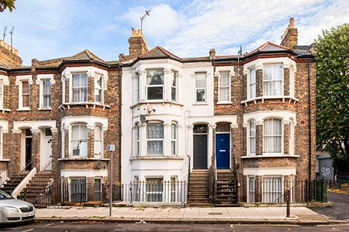 1 Bedroom Flat To Rent In Madron Street, Bermondsey, London, SE17