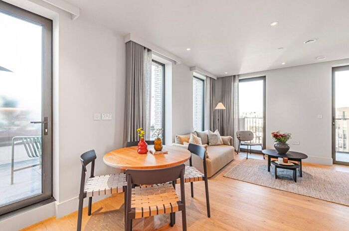 3 Bedroom Apartment To Rent In Camden Street, London, NW1