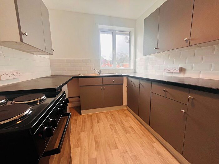 2 Bedroom Flat To Rent In A Walton Drive, Chesterfield, S40