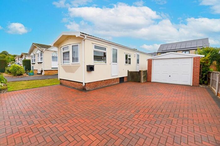 2 Bedroom Park Home For Sale In Station Road, Lower Stondon, SG16
