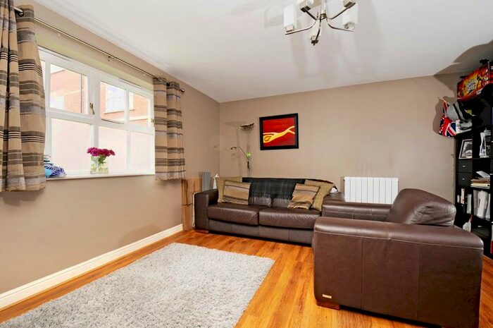 2 Bedroom Flat To Rent In Macmillan Way, London, SW17