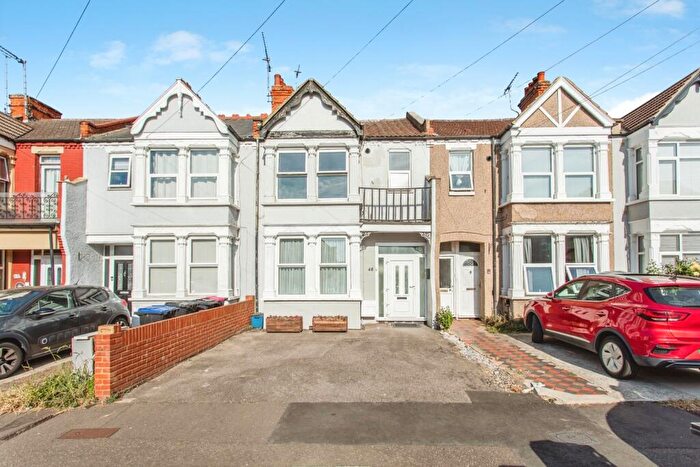 1 Bedroom Flat For Sale In Victoria Road, Southend-on-Sea, Essex, SS1