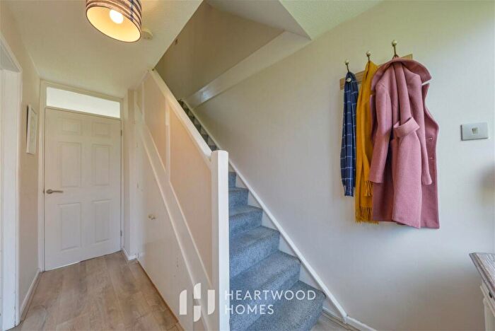 2 Bedroom End Of Terrace House For Sale In Canberra Close, St. Albans, AL3